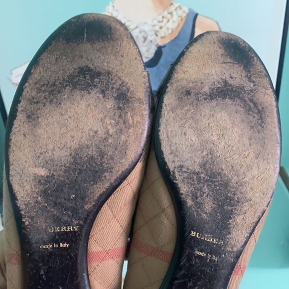 Burberry Flats - Picture 5 of 6